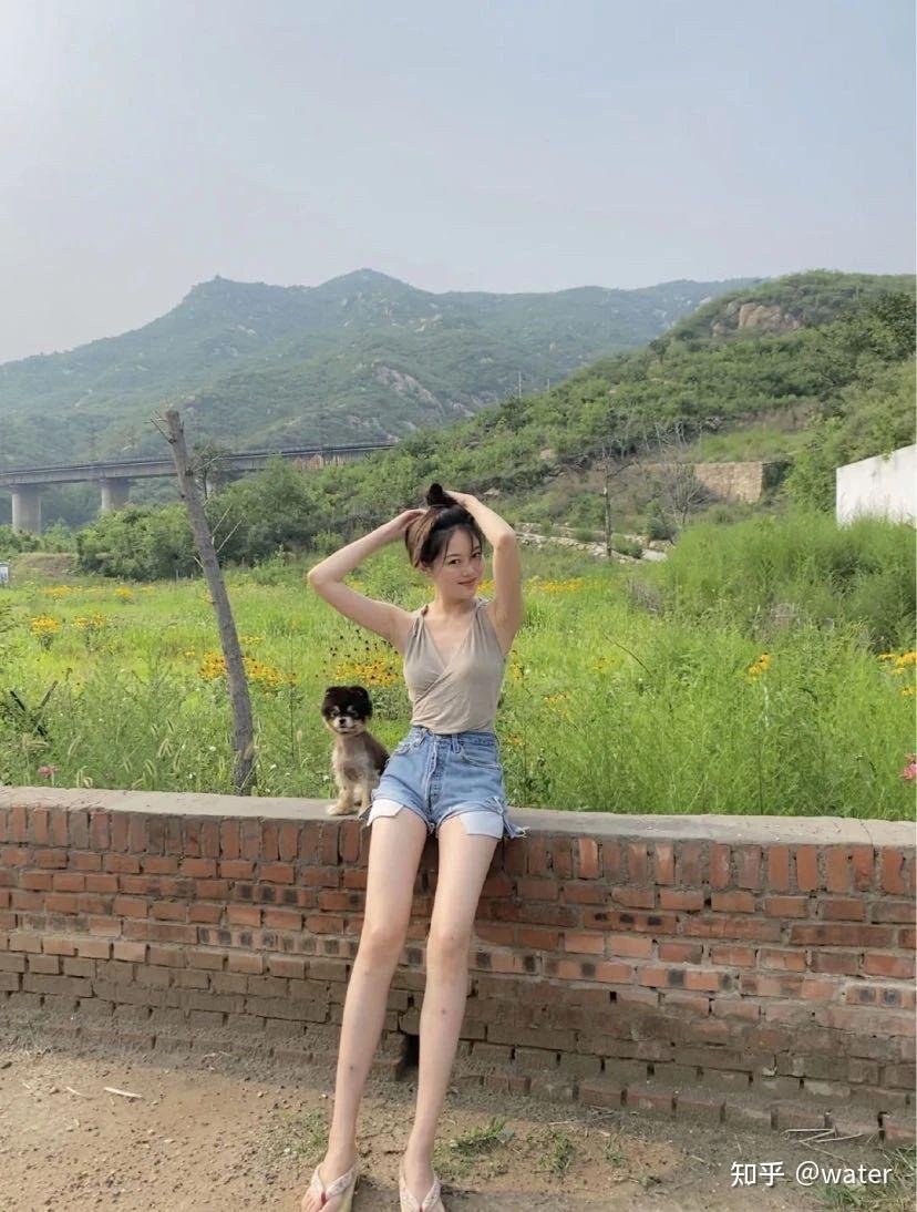 3,靠穿搭放大身材优势