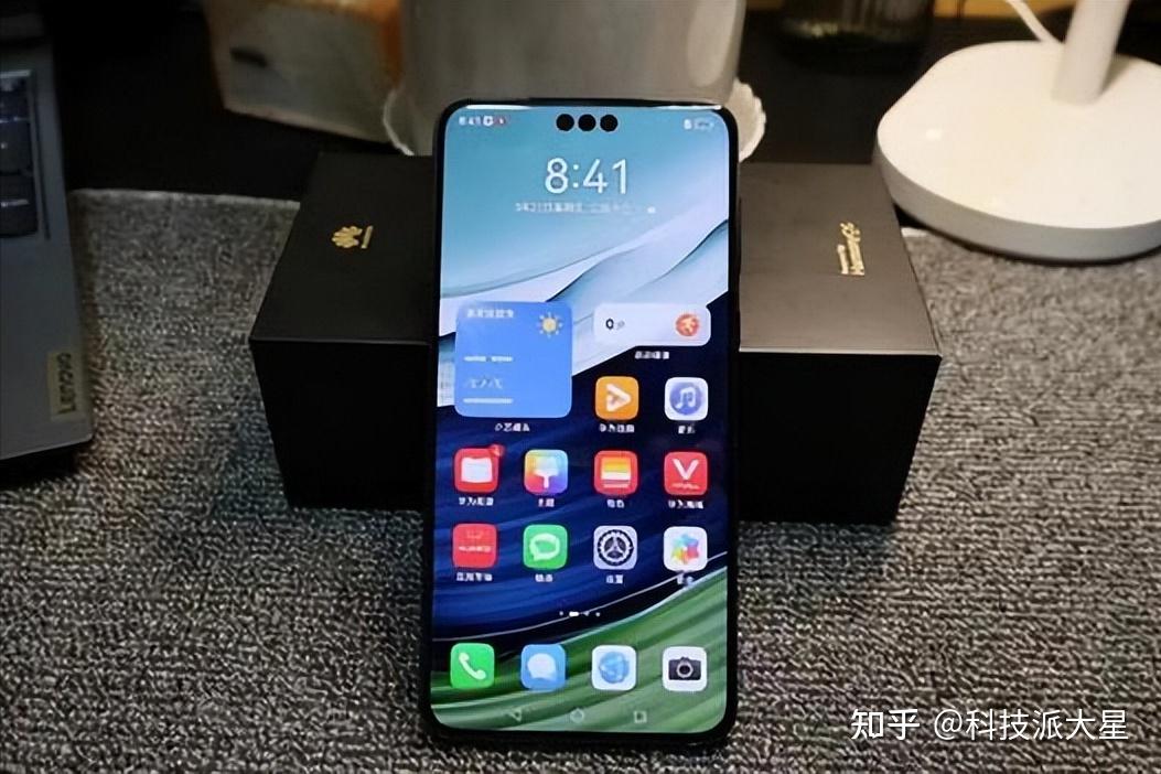 边骂还边买华为mate60pro成最惨国产机三点原因很真实