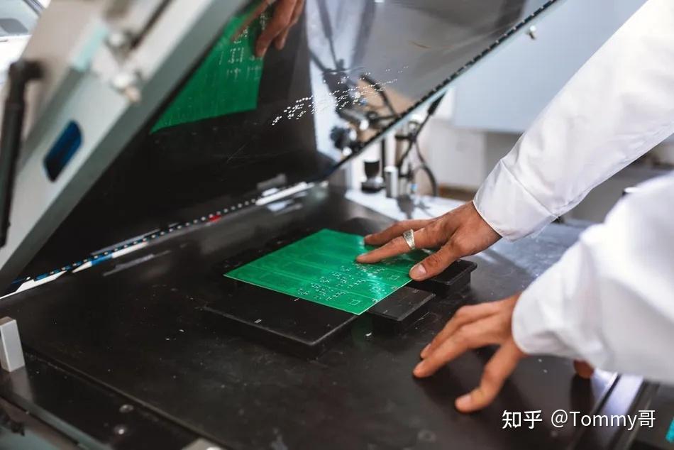 PCB丝印层设计全攻略:从符号标识到生产防错的实战指南 - 知乎