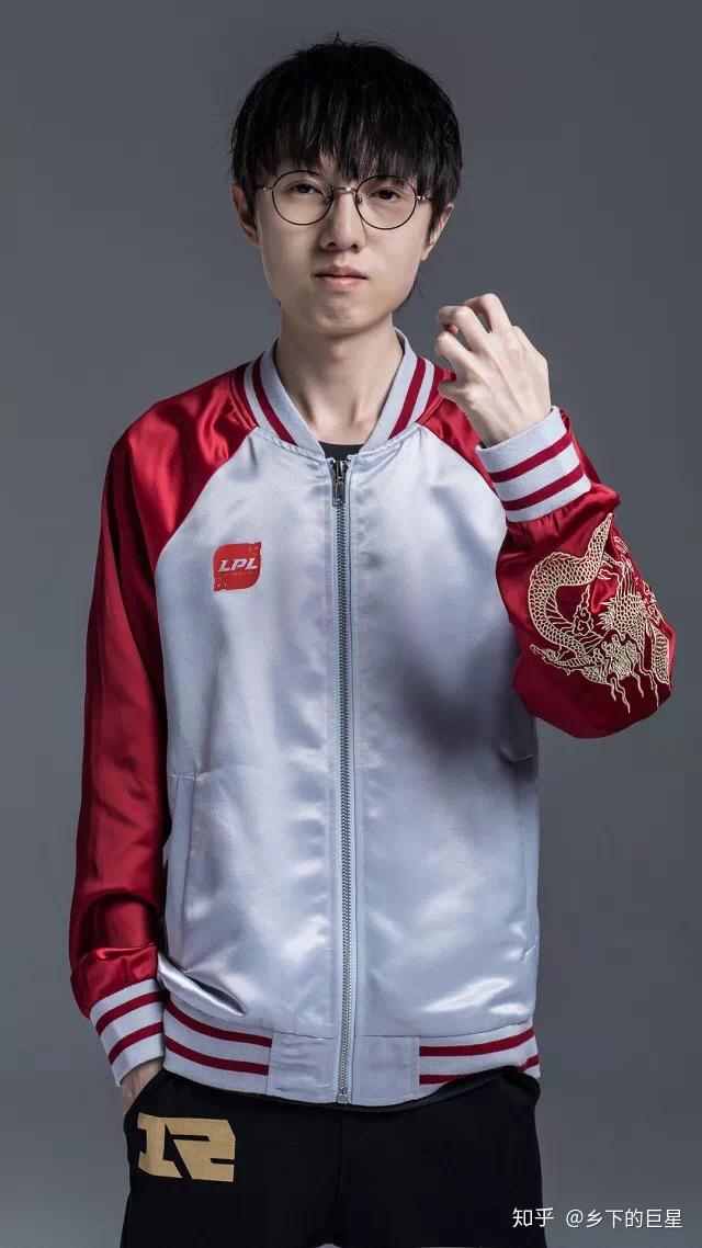 出征2018msi的rng六位成员的定妆照uzi终于如愿了