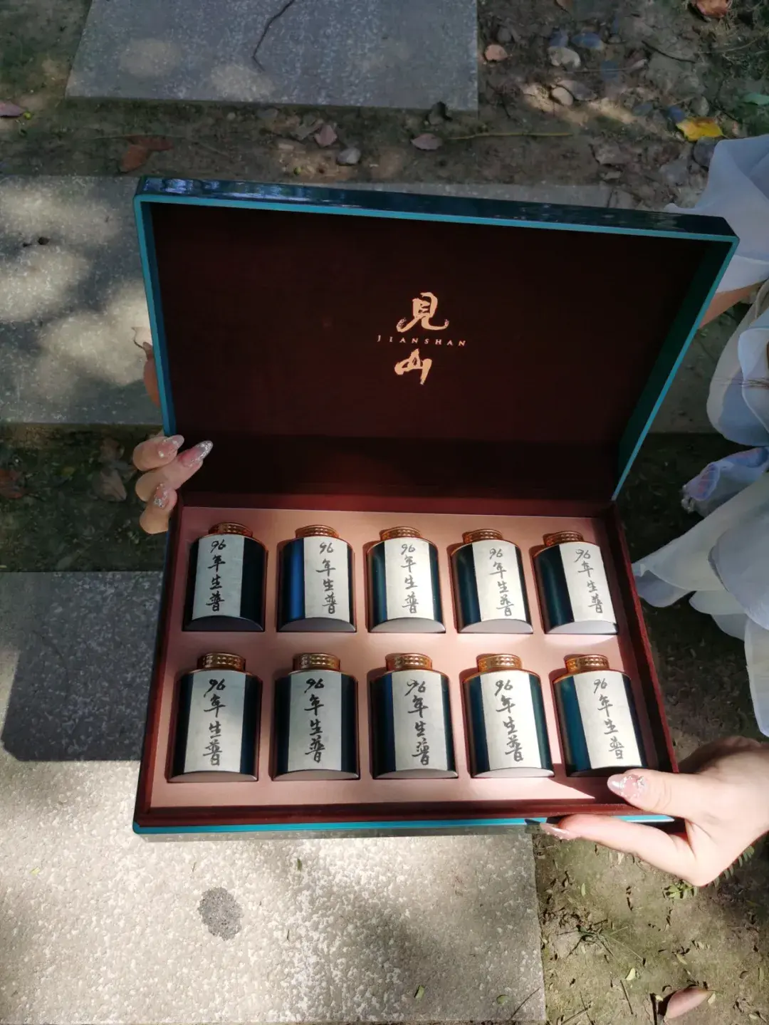 朴叶书院现有茶品:1,黑茶类:三氧茯茶,安化天尖