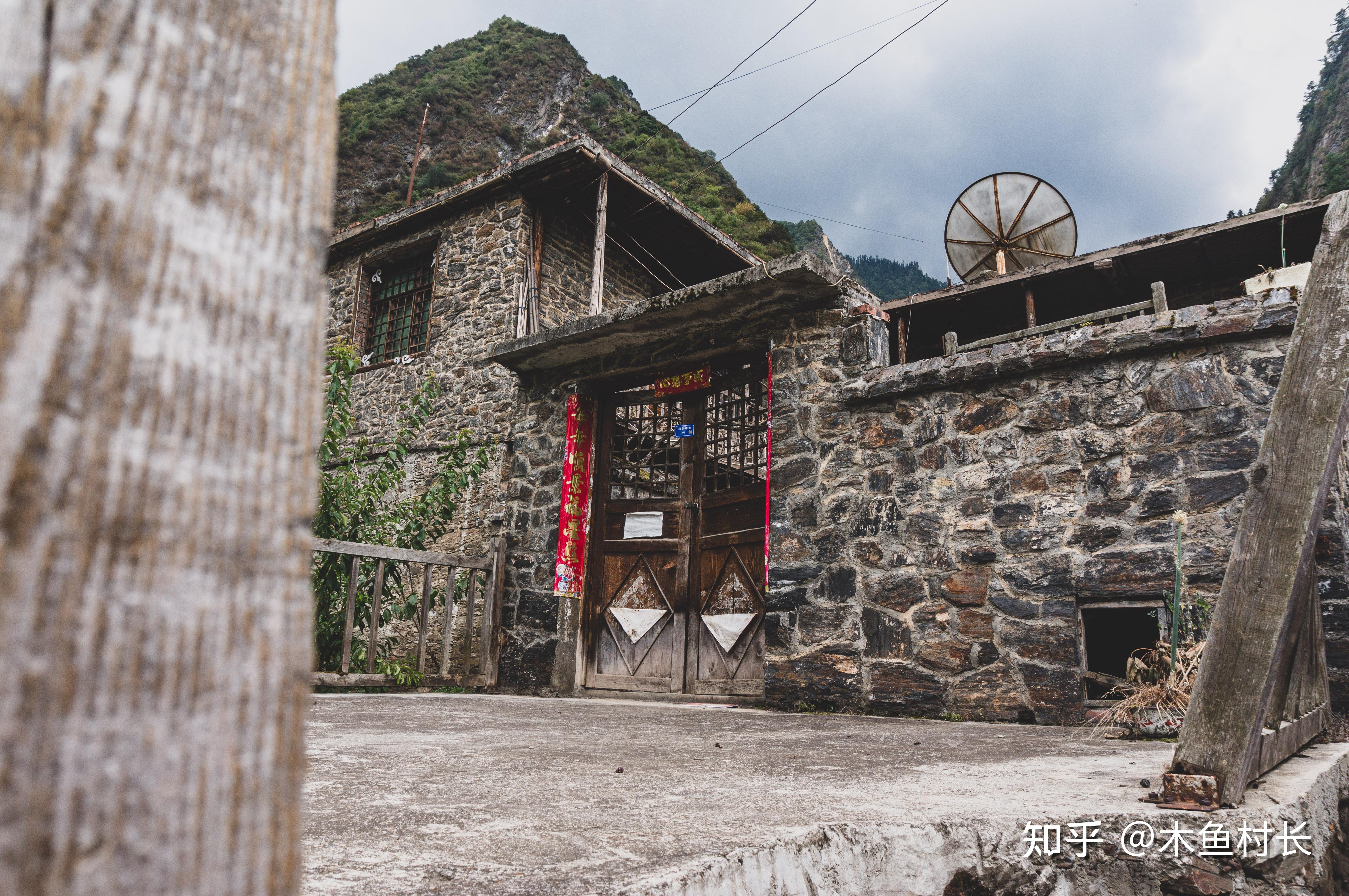 藏在川西的原始羌寨,被称为失落的天堂,神秘释比文化传承地 - 知乎