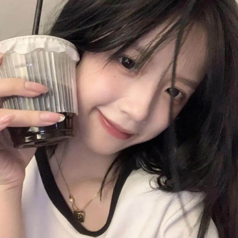 一组氛围感超强的女生头像请签收