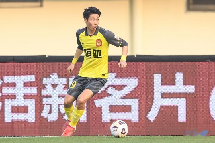 媒体人:谭凯元留洋极大可能告吹,对方不愿给30万的青训补偿金 - 知乎