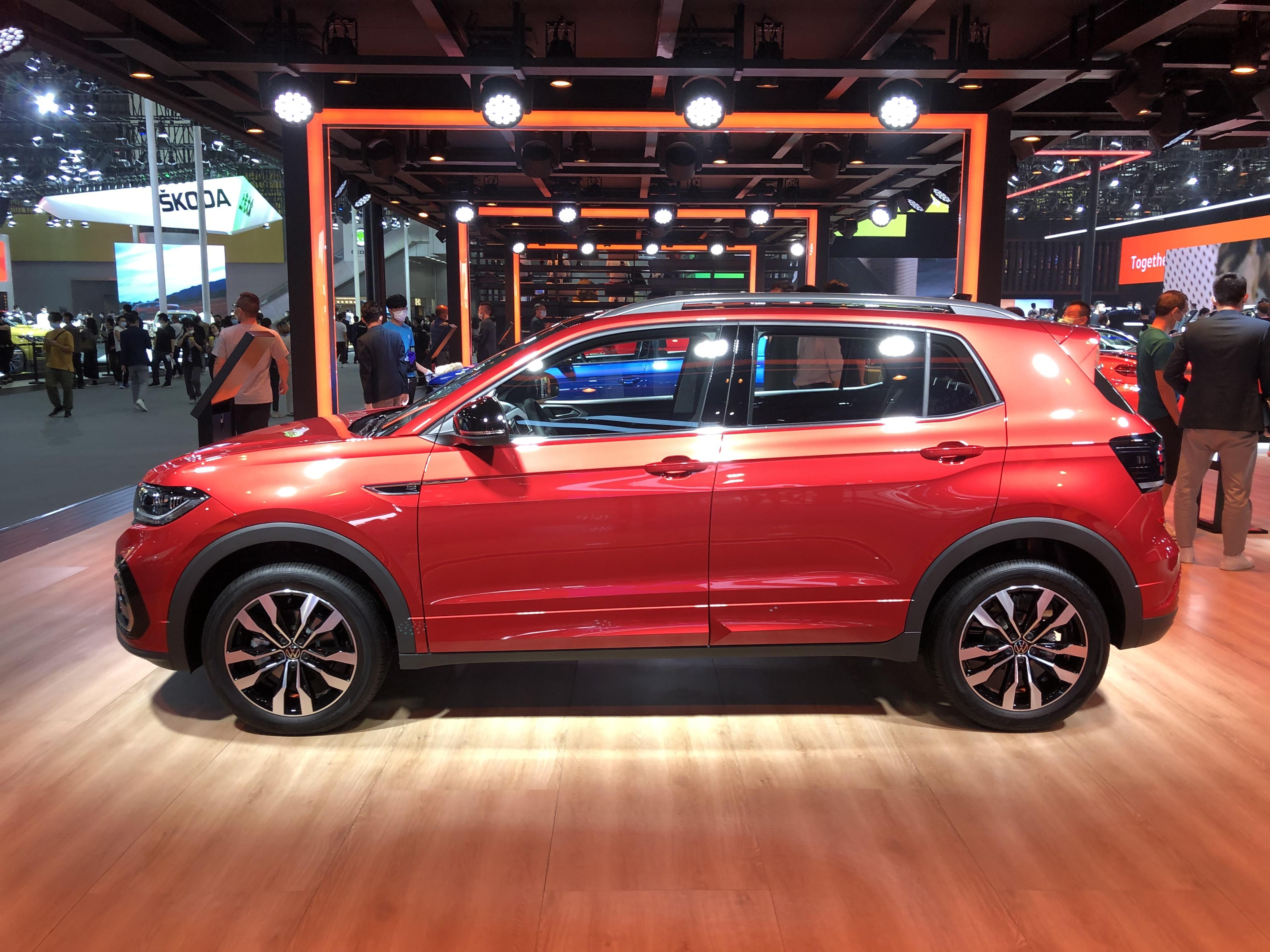 不同于同样来自mqb-a0平台的途铠(上汽大众车型), 探影 r-line前脸