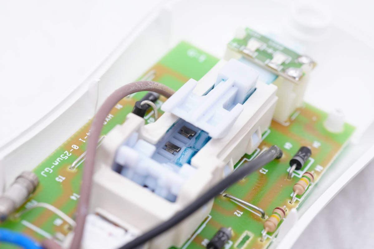 下面就进入拆解环节,一起来看看这款电热毯的内部设计