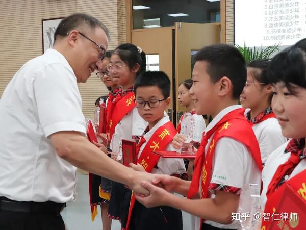智仁公益 美德源于心，智仁践于行——记“育才·智仁美德少年”颁奖仪式 知乎