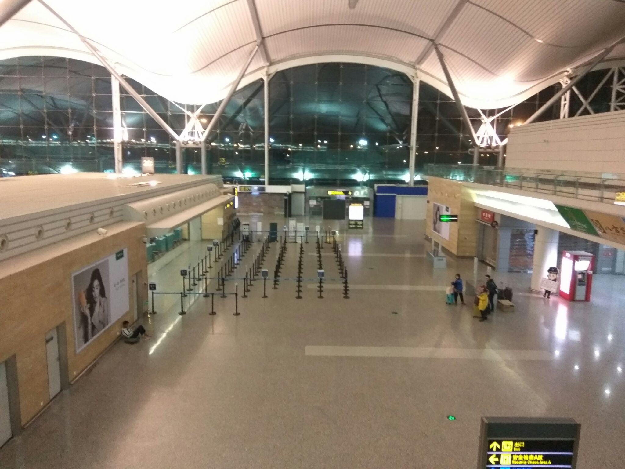 重庆江北国际机场2号航站楼商业环境建设景观雕塑项目效果图