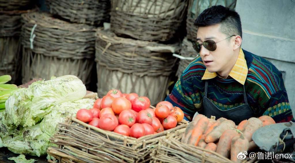 饰 郭小海(老二)  鲁诺 饰 青年老二剧中,果静林饰郭小洋(老三)
