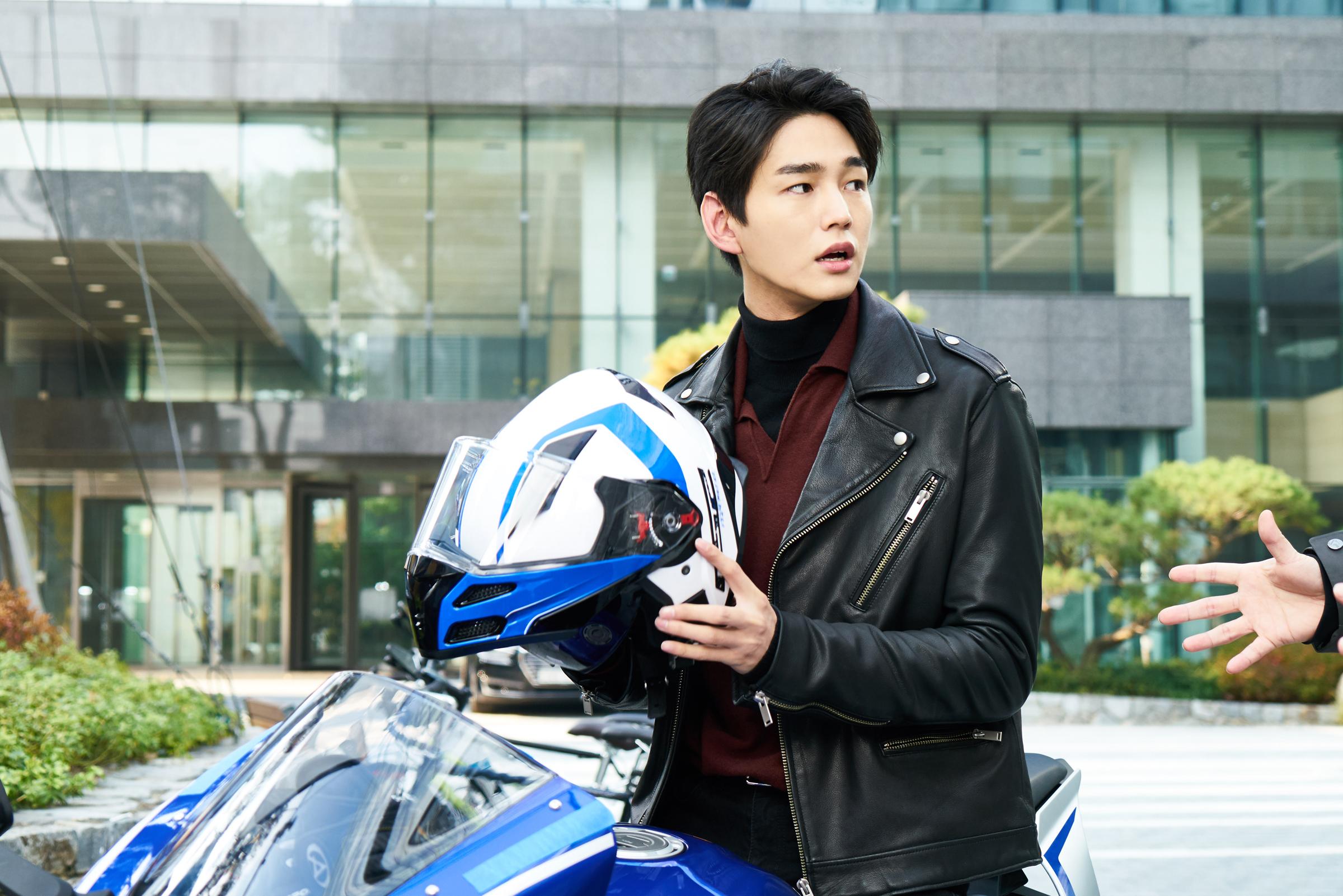 而这个第89位就是王静爱(姜惠贞 饰),一个带着孩子的单亲母亲.