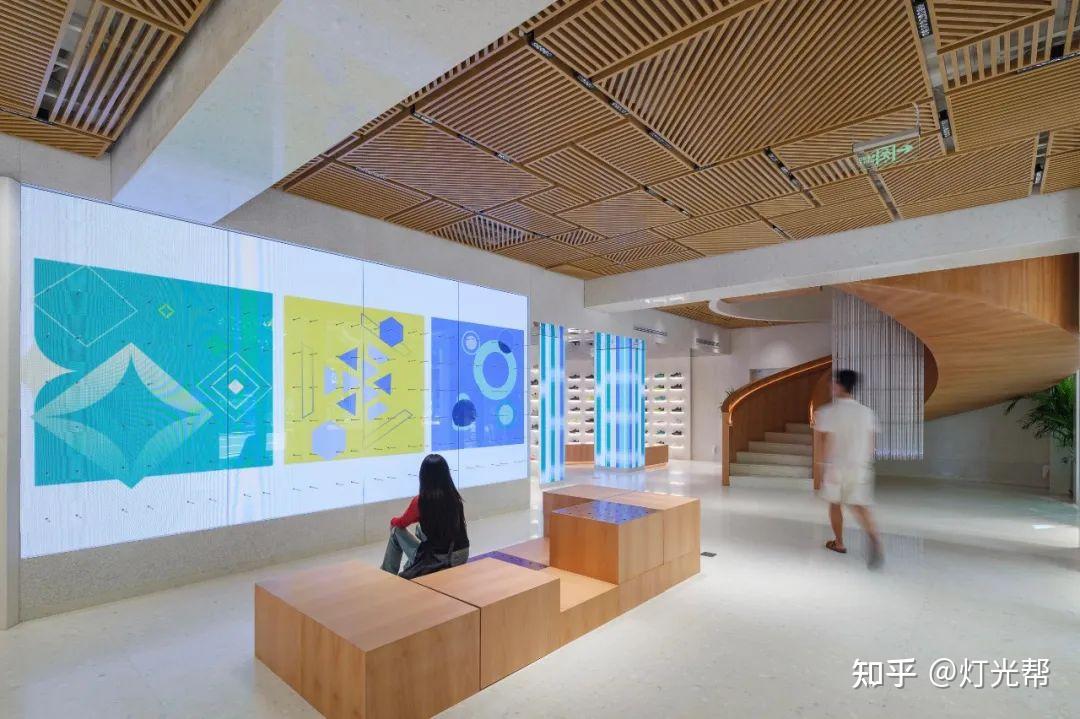 ASICS亚瑟士上海旗舰店，风格空间里的光影构建 - 知乎