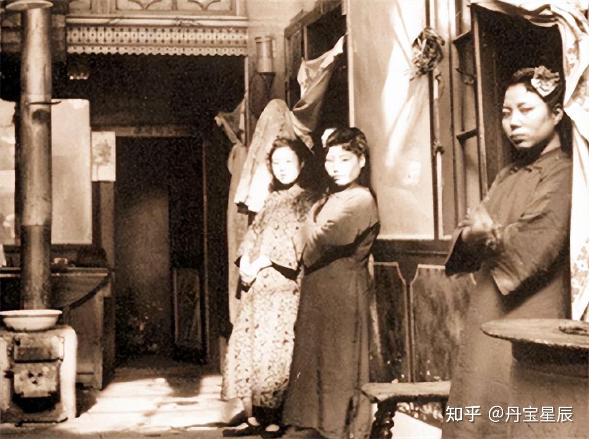 旧社会的暗窑老鸨有多可恨?一份报纸揭开背后真相,女人活得太惨 - 知乎