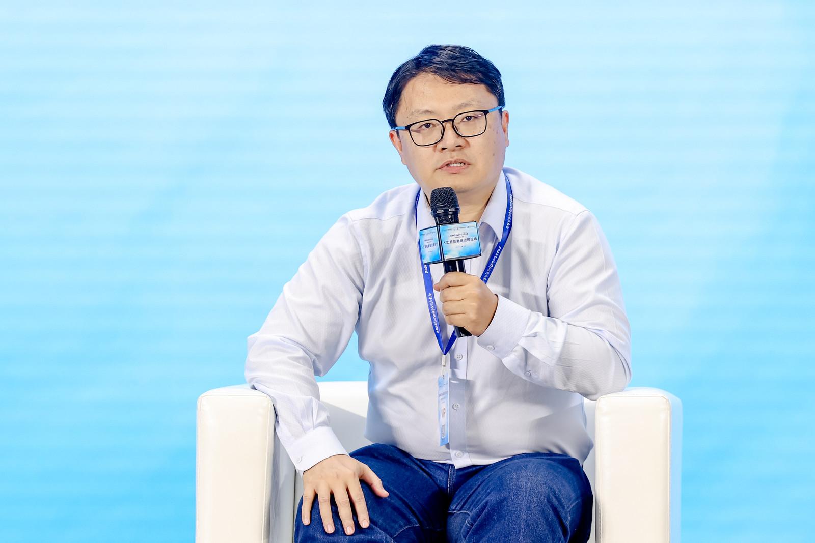 白鲸开源ceo郭炜在2024 dataops发展大会上获聘专家