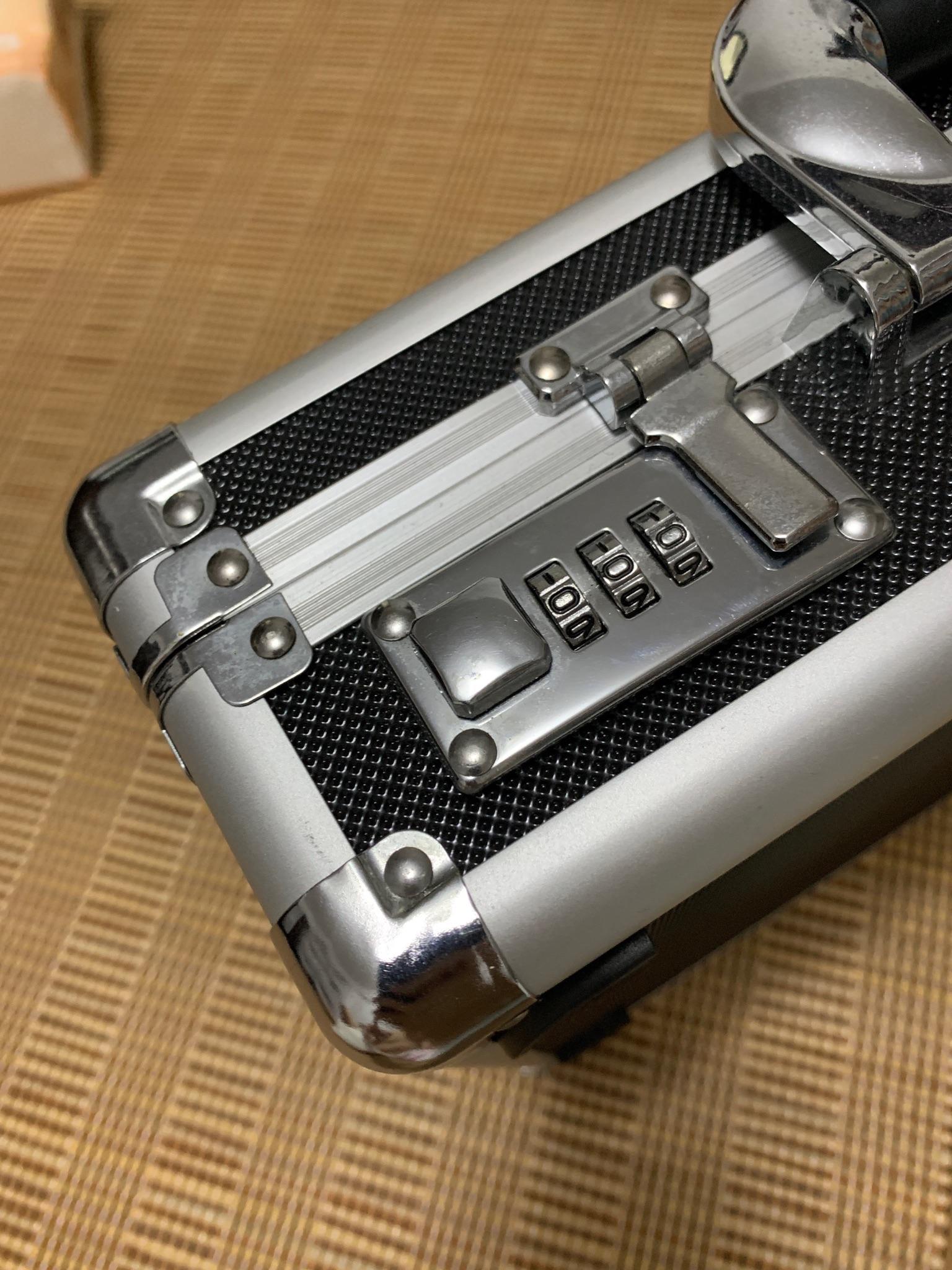 想问一下忘记了密码箱的密码,有什么办法不损