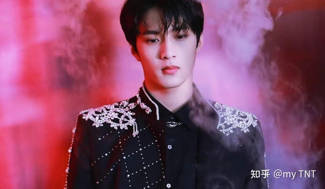 有没有刘耀文帅照,适合当壁纸的? - 知乎