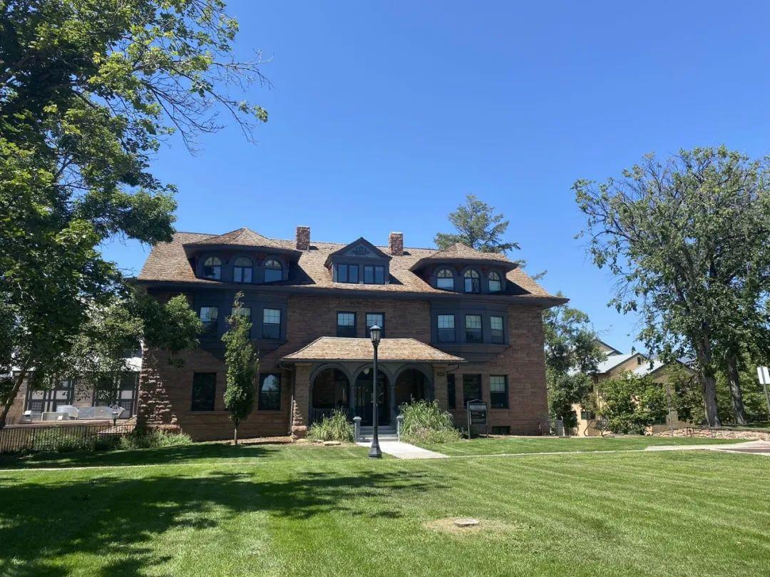  Colorado College 