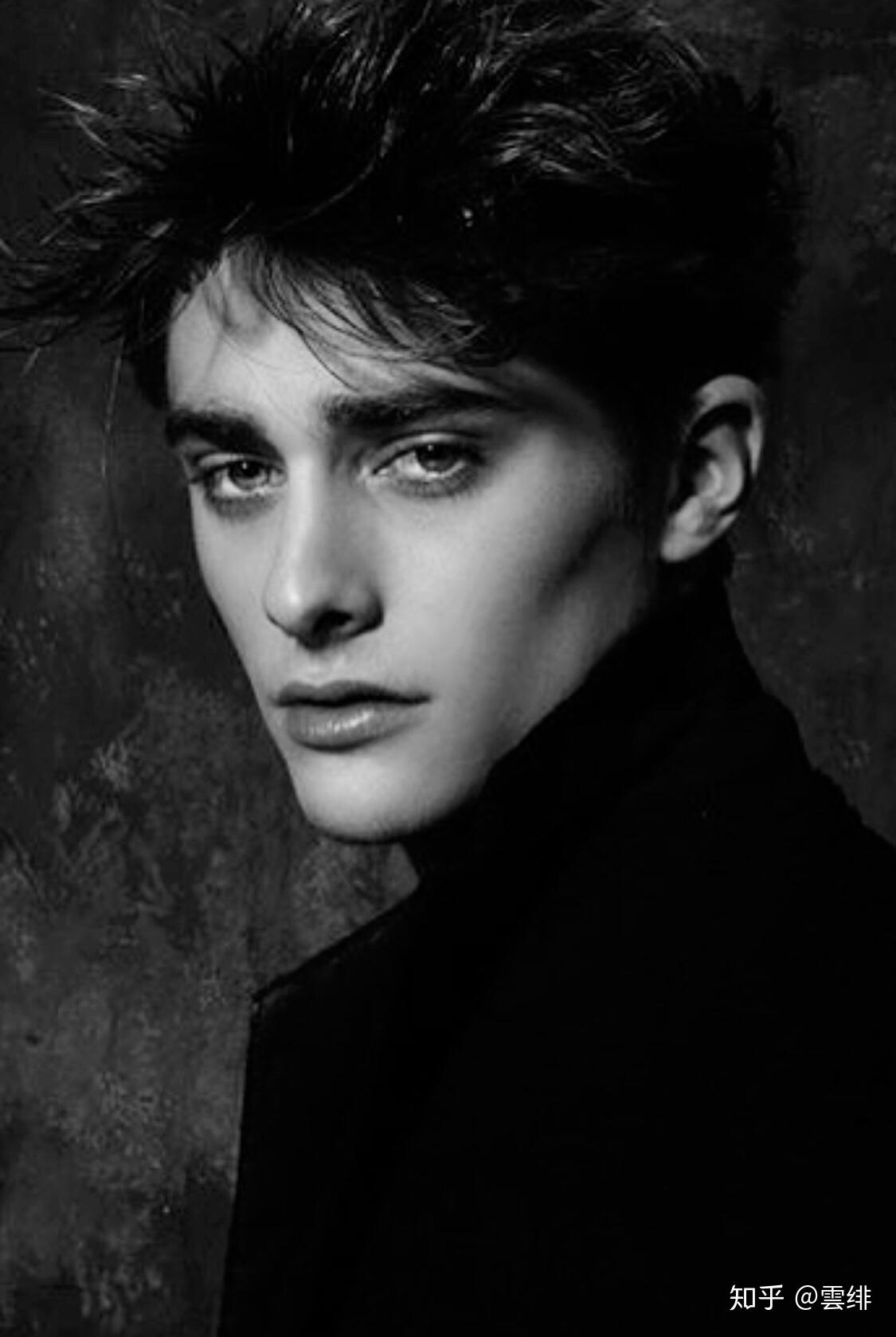 劳德的饰演者是maxence danet