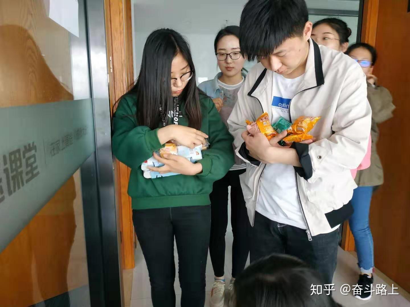 模特招聘夜总会网站有哪些_夜总会模特招聘信息_夜总会招聘模特网