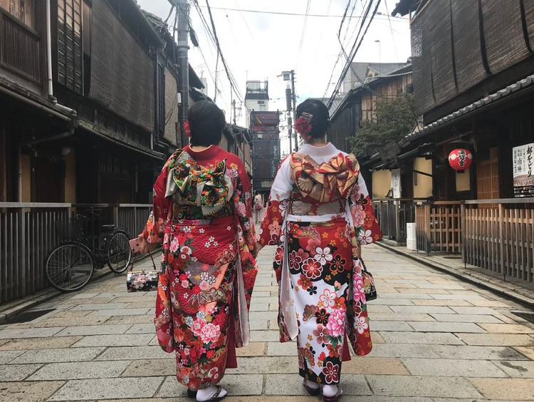 投资960亿日元,大连打造日本京都小镇:街道上的人都穿和服,拍照旅游拍