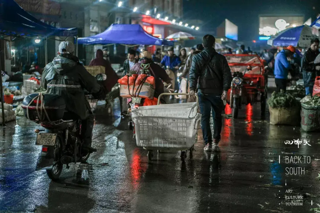深夜的淡村市场有着你想象不到的热闹