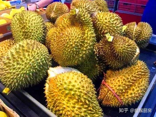 怎么挑选榴莲肉多饱满 v2-1f9c49414ece637590f687848c814ae2_r.jpg