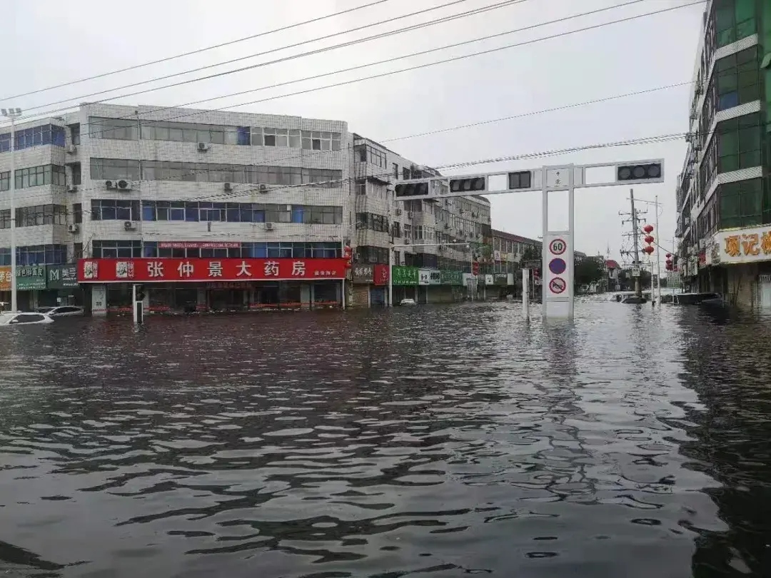 河南卫辉水灾图片