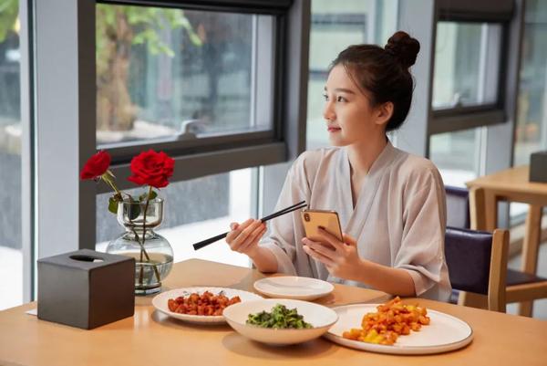 一天吃几顿饭最好？吃几顿最伤人？数据列出来了！ - 知乎