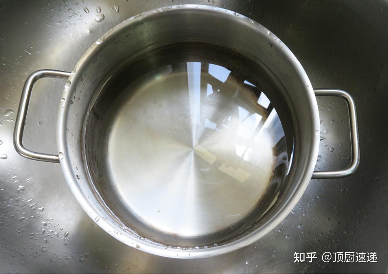 若然家中没有报纸的话,亦可以选择以下的盐水磨刀法,只要利用三种常见
