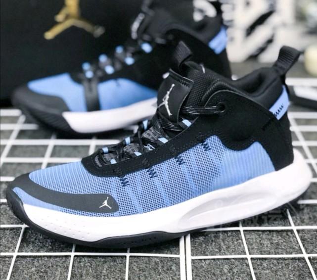 几乎其一半的价格让你体会正代airjordan35的配置