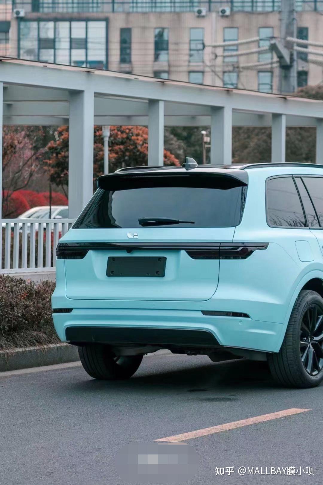 理想one改色冰川蓝清爽的感觉油然而生