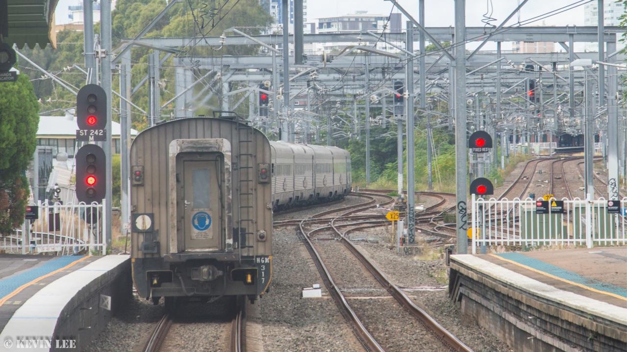 全世界编组最长的图定旅客列车是哪趟?编组有多少节?