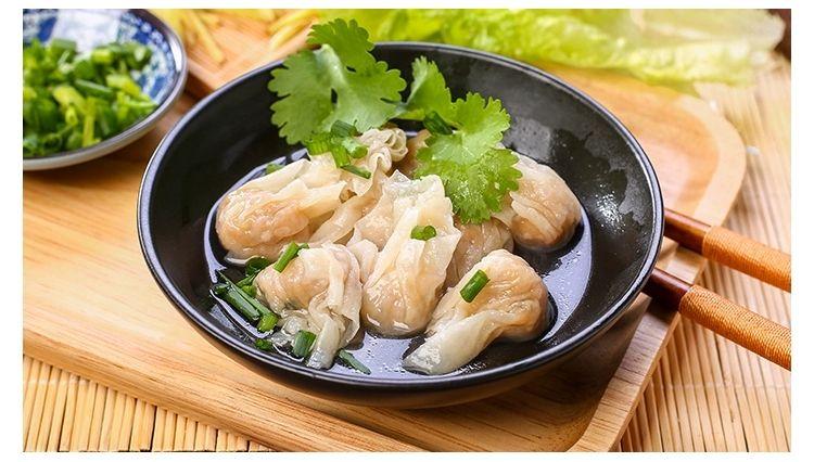 当然是鱼丸和肉燕啊纯手工制作采用新鲜鱼肉和猪肉真的好好吃 图片