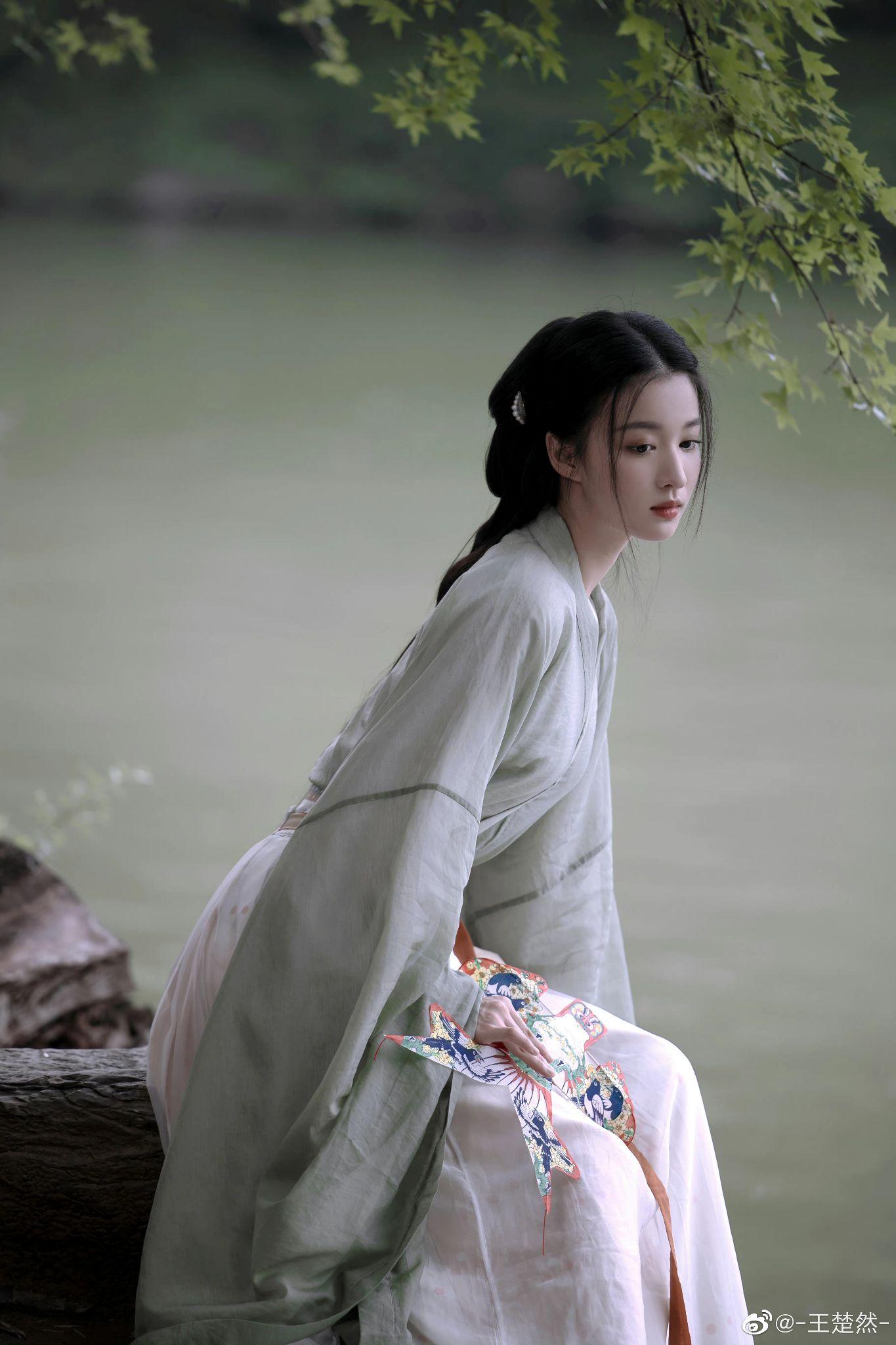 王楚然古装淡妆浓抹总相宜