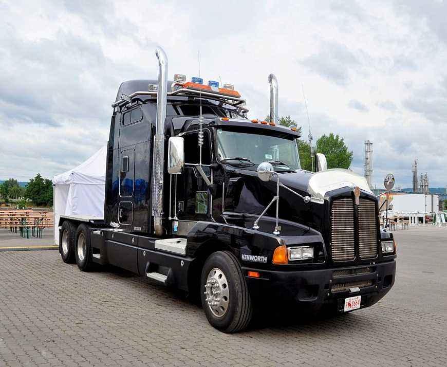 美国的卡车都是长鼻子亚洲欧洲的却都是平头