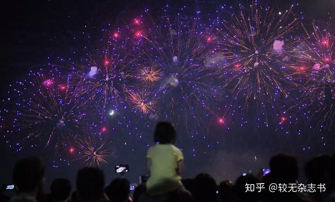 福建莆田一年一度的僮身吃花表演