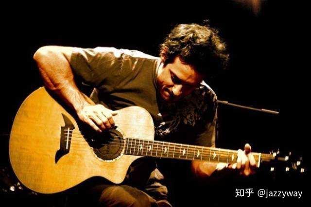 trace bundy原来是一位工程硕士,由于对音乐的热爱转入演奏家行列