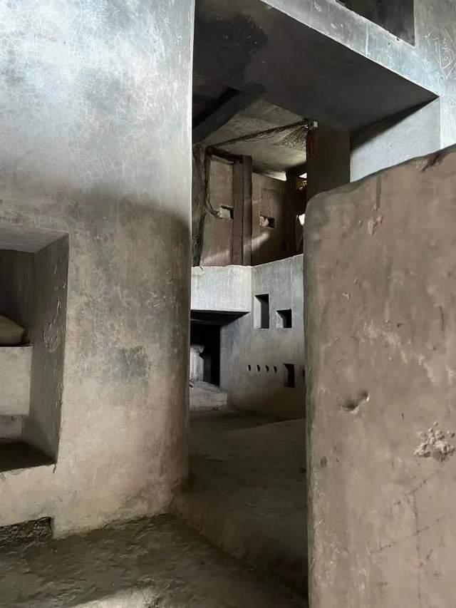 深圳龙岗怪楼内部冯:人去城市是为了挣钱,我觉得这不是完整的答案,也