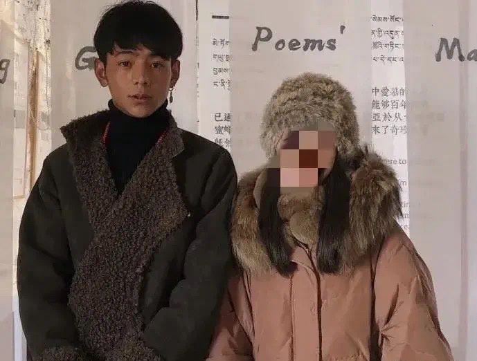这女主先是喜欢丁真,给丁真送围脖网传涉事女主