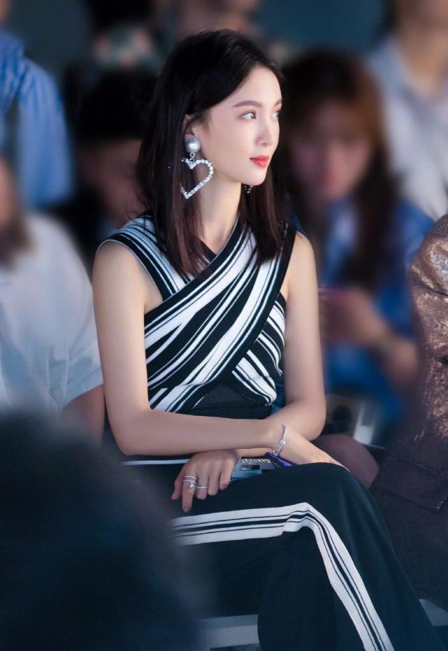 金晨再上热搜但这次是和贾乃亮究竟怎么回事