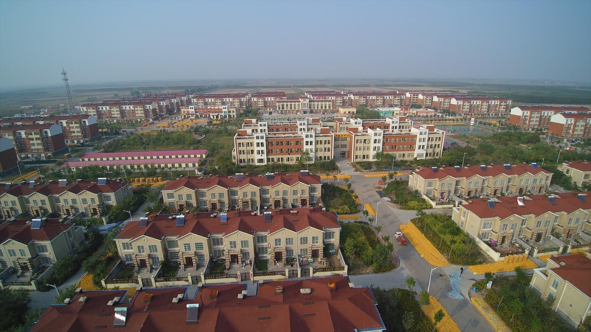 陈庄社区是东营区牛庄镇新农村示范社区,和其他地方的新农村社区一样