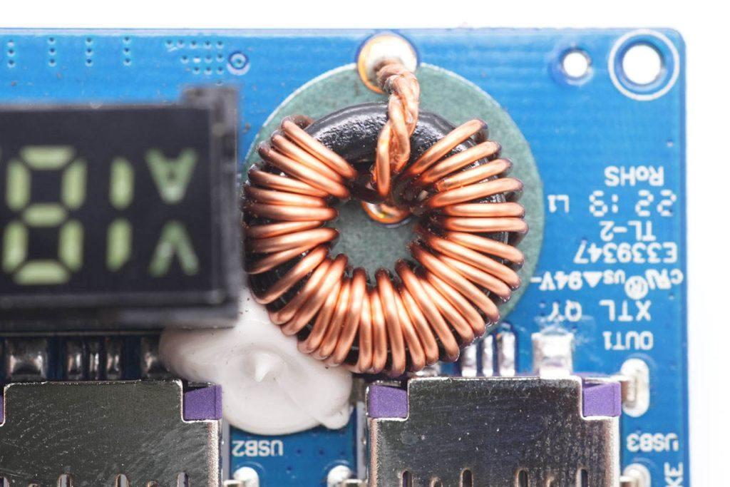 罗马仕65w移动电源拆解