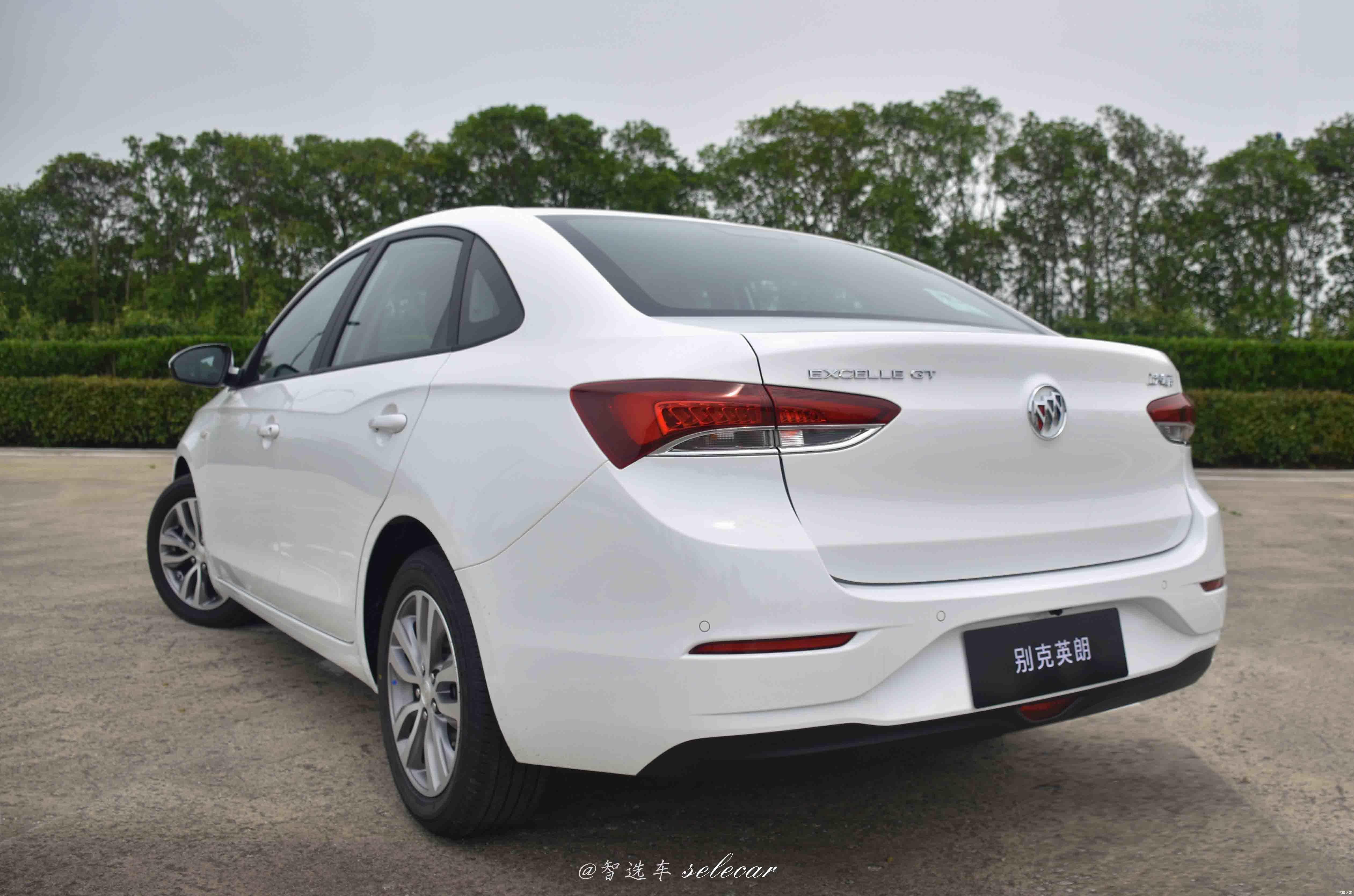 颜值英俊性格爽朗试驾别克英朗轻混动