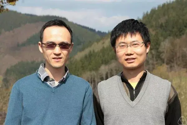 北大数学 “黄金一代” :继恽之玮、张伟、许晨阳后,朱歆文再获数学新视野奖! - 知乎