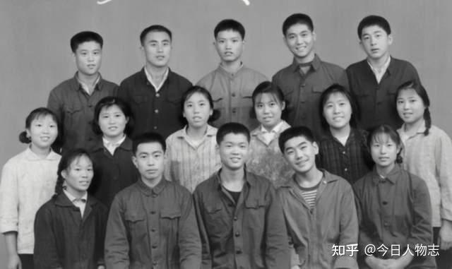 河北“土皇帝”李真:办公室配4名空姐,03年注射死刑,9分钟毙命 - 知乎