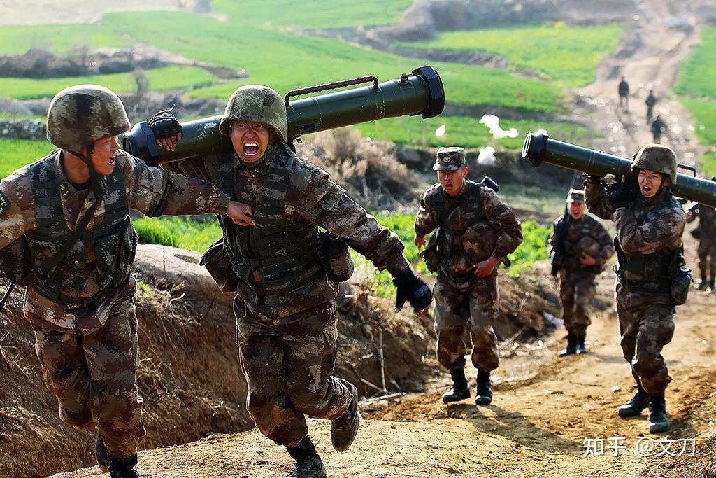 兔子的火力不足恐惧症治疗到什么地步了一个步兵班扛8具火箭筒