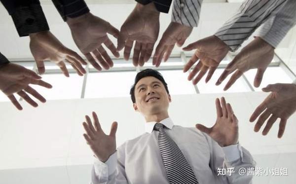 职场上,真正的聪明人都会装傻,并且都掌握这4点,混得很好! - 知乎
