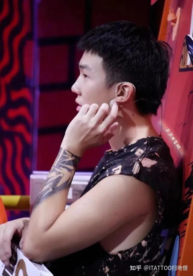 披荆斩棘哥哥们的纹身,爷青回 67!67 - 知乎