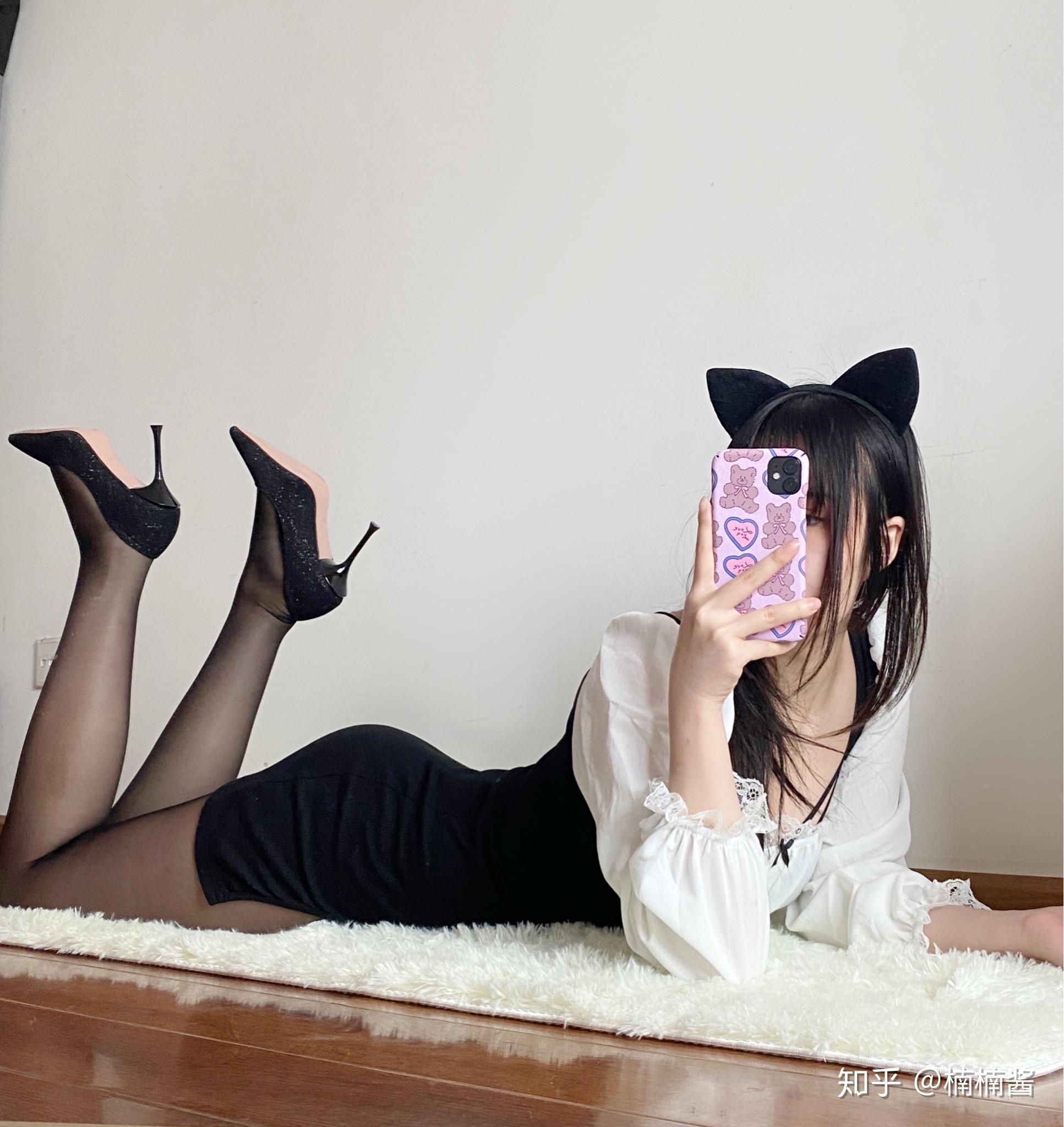 怎样穿丝袜显得性感?