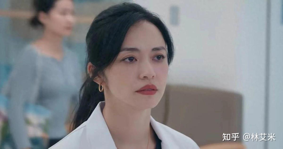 《以美之名》:白大褂下的野心家,乔杨示范了职场女性的生存法则 - 知乎