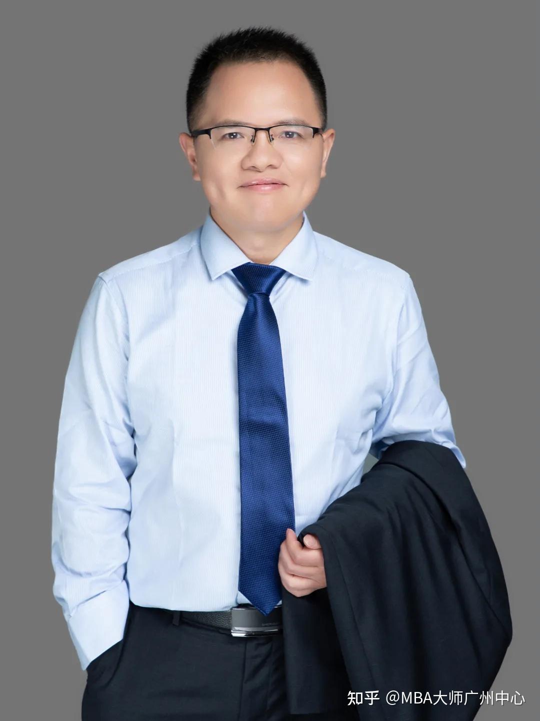 刘志鹏,副教授,硕士生导师,博士,mpa导师,担任广东省城乡社区建设与